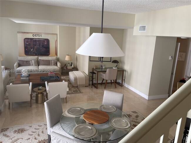 Building Photo - 701 Brickell Key Dr