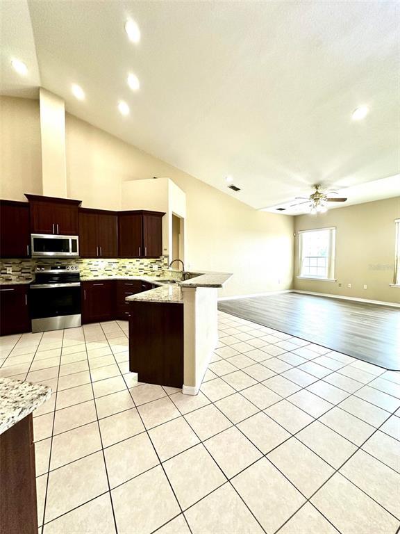 Building Photo - 2630 High Ridge Dr