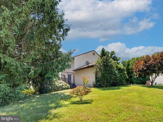 Building Photo - 801 High Plain Dr