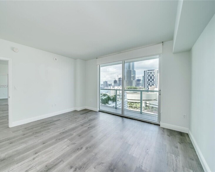 Building Photo - 500 Brickell Ave