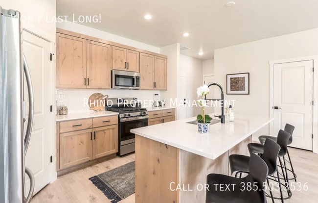 Building Photo - 593 S 1020 W