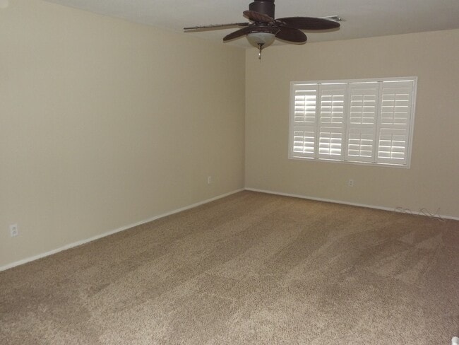 Building Photo - WONDERFUL DUAL MASTER BEDROOM TOWNHOME IN GATED "GREEN VALLEY COMMUNITY!!"