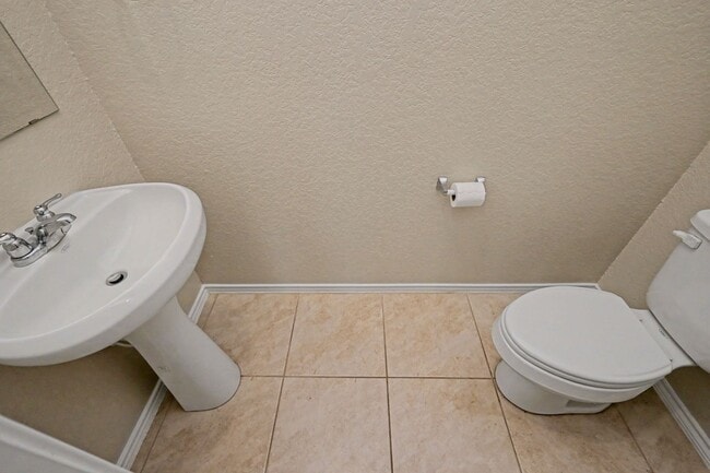 Building Photo - Spacious 2-Story Home w/ Open Floor Plan & Private Yard – St. Hedwig