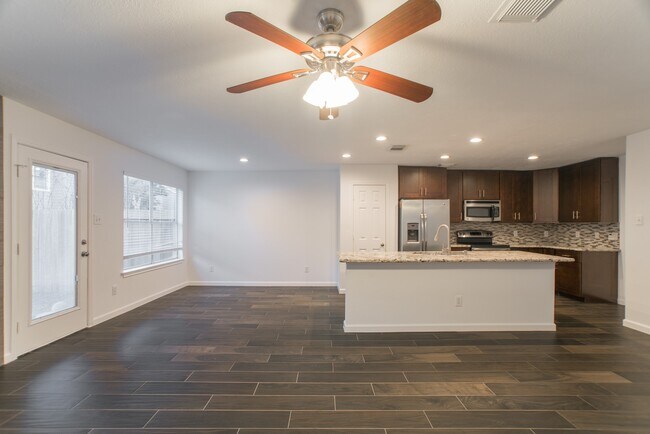 Building Photo - 226 Blushwood Pl