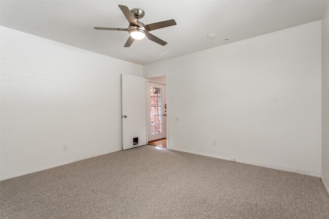 Building Photo - 7475 Brentcove Cir