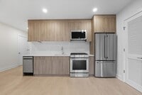 Building Photo - 303 Madison St