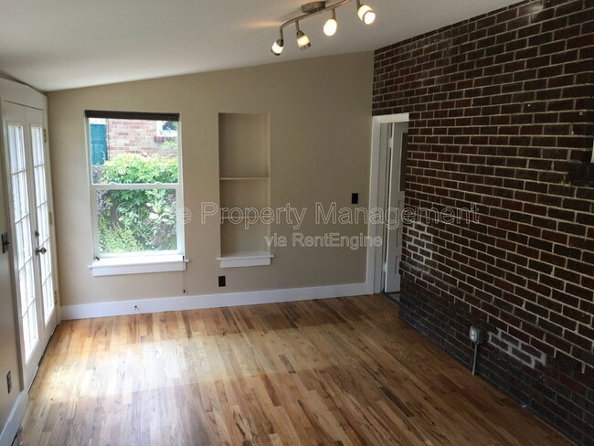 Building Photo - 540 S Emerson St