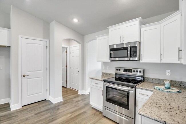 Building Photo - 3840 Redbud Wy