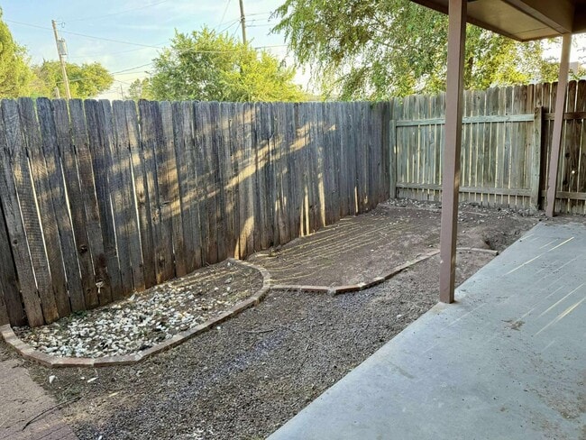 Building Photo - 2908 N Alhambra Dr