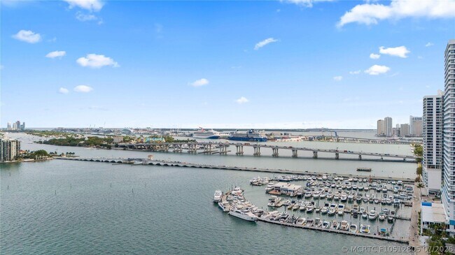 Building Photo - 1717 N Bayshore Dr