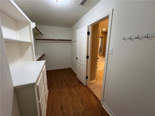 Building Photo - 7525 Brush Creek Dr