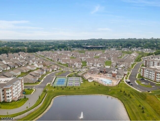 Building Photo - 2 Vanderbilt Blvd