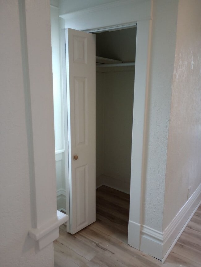 Building Photo - LEASE TO OWN $1800 MO