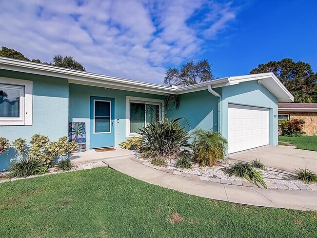 Building Photo - 13589 Croft Dr S