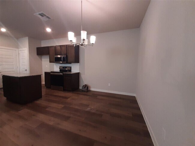 Building Photo - 25104 Pacific Wren Dr