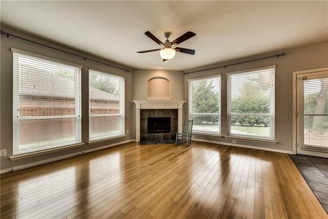 Building Photo - 1439 Royal Oaks Dr