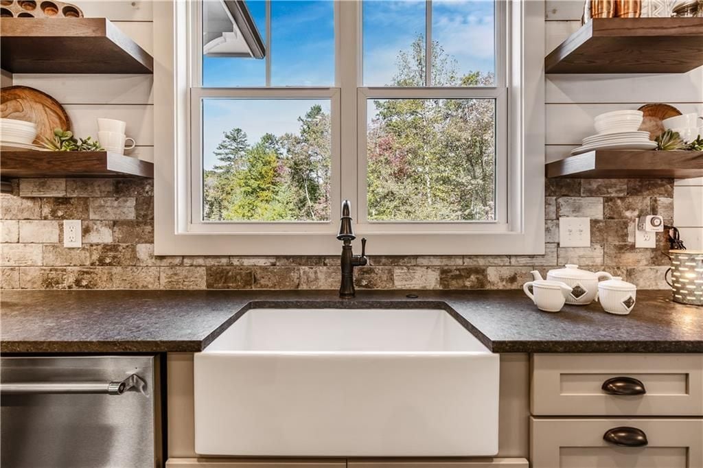 Building Photo - 6 Whisper Pl