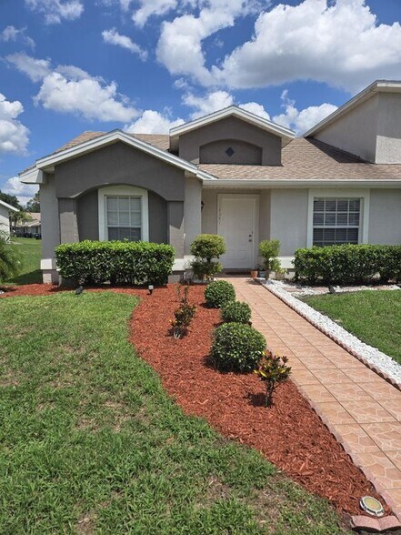 Building Photo - 14341 Island Cove Dr