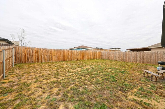 Building Photo - 1025 La Muralla St