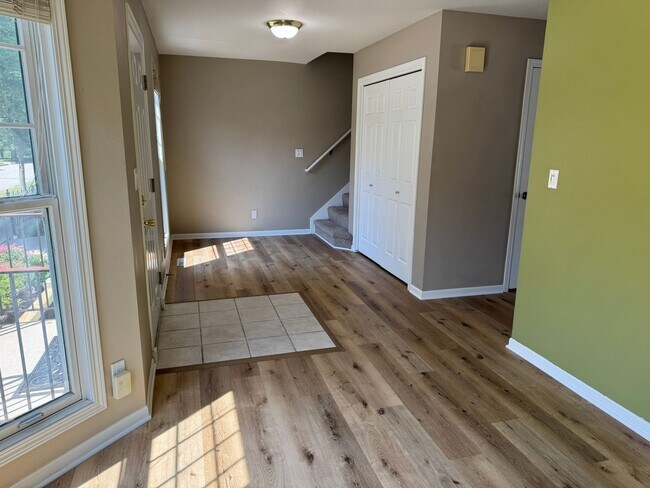 Building Photo - 2717 Bristol Dr