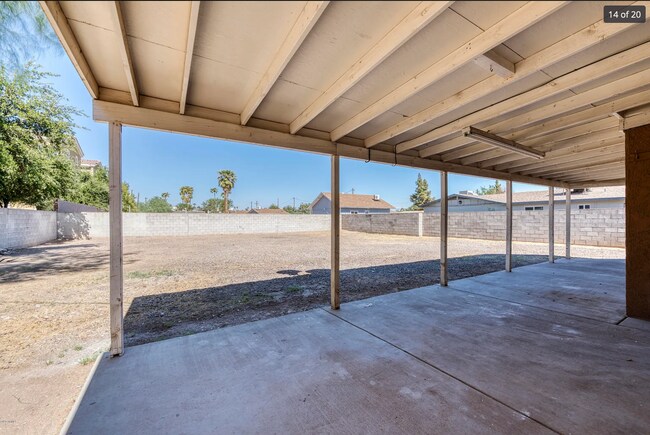 Building Photo - 2430 W Glenrosa Ave