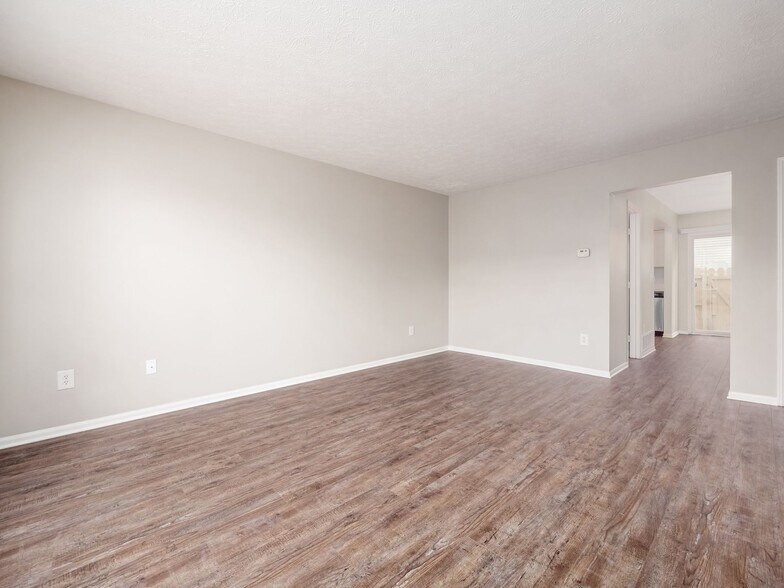 Building Photo - 7754 Deercrest Ct