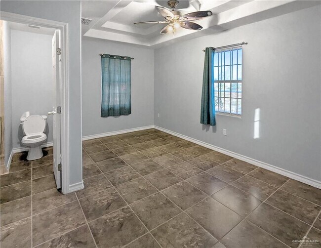 Building Photo - 30 N N Dakota St