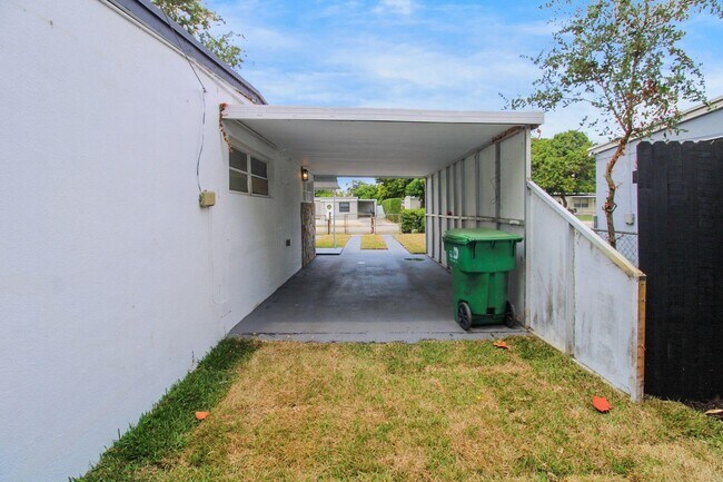 Building Photo - 14215 NW 22nd Ct