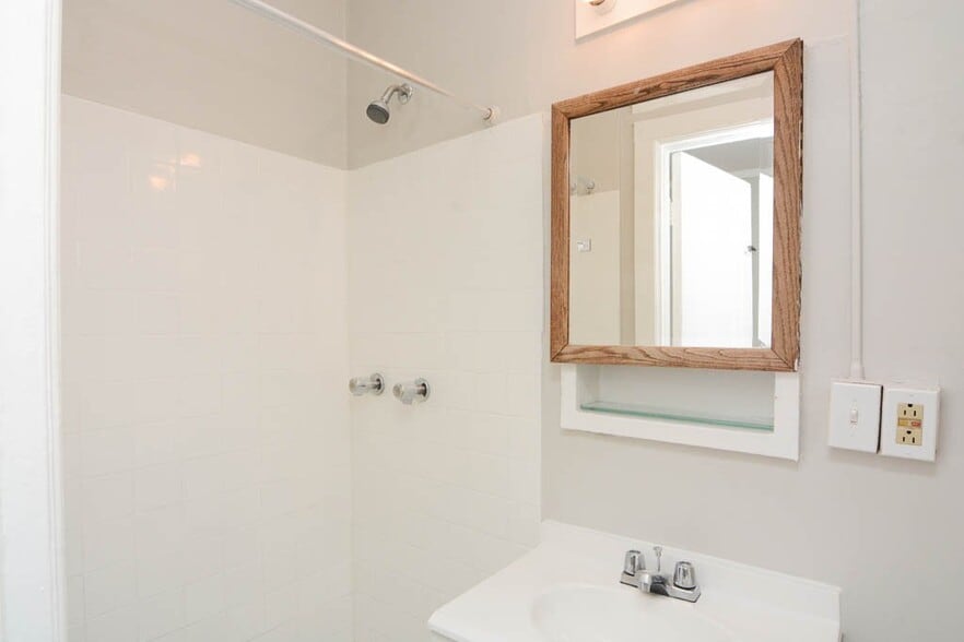 Building Photo - 3836 N Fremont St