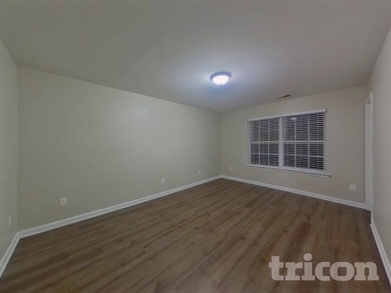 Building Photo - 215 Harrowfield Heights