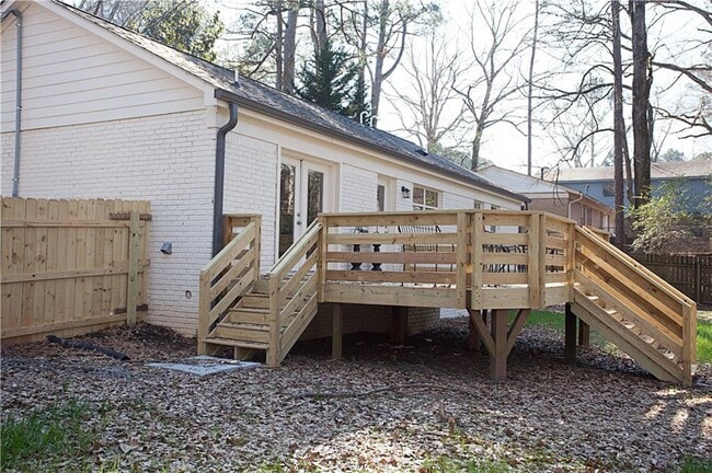 Building Photo - 387 Michael Dr