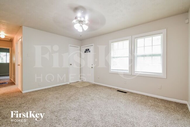 Building Photo - 8277 Dunellen Ln