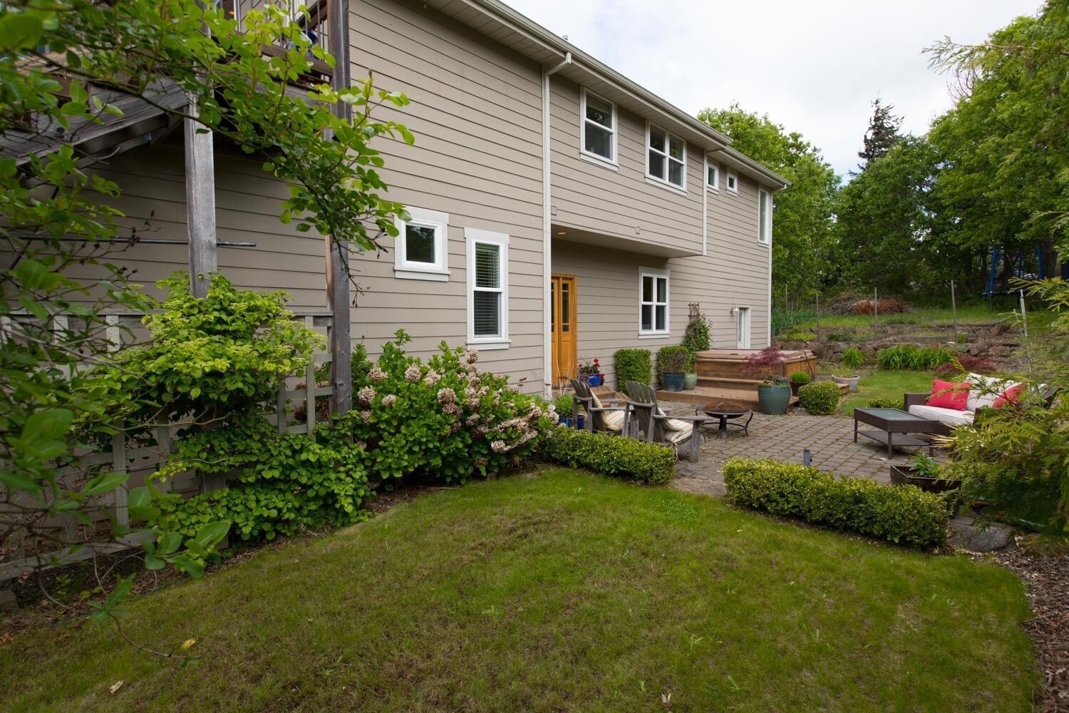 Building Photo - 737 Cherryview Ln