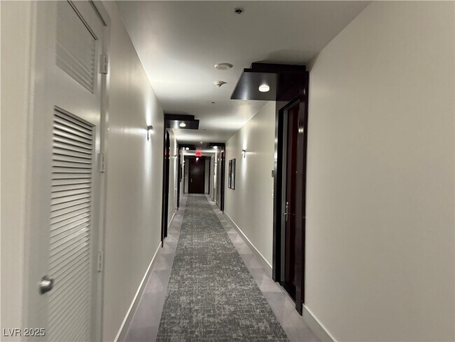 Building Photo - 4575 Dean Martin Dr