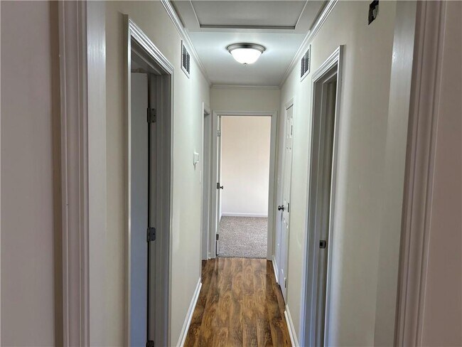 Building Photo - 4642 Elmherst Dr