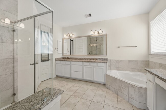 Building Photo - 2202 Lago Canyon Ct