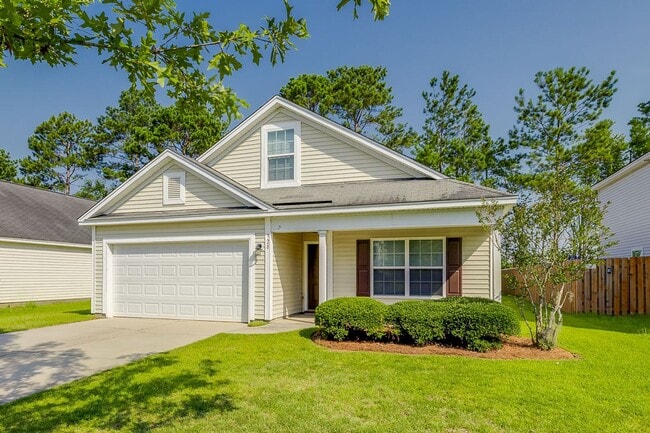 Building Photo - Spacious & Beautifully Maintained 5BR/3BA ...