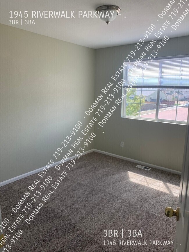 Building Photo - 1945 Riverwalk Pkwy