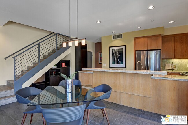 Building Photo - 1536 E Baristo Rd