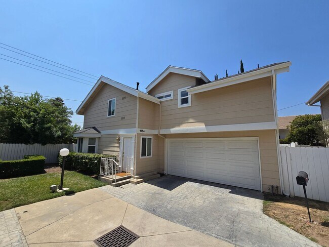 Primary Photo - Beautiful Pasadena Townhouse