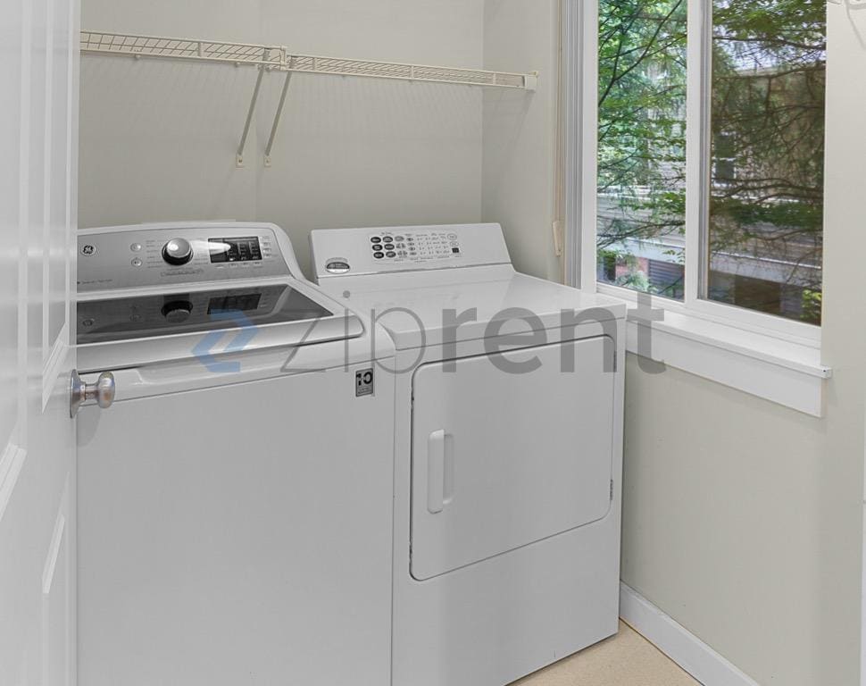 Building Photo - Unit