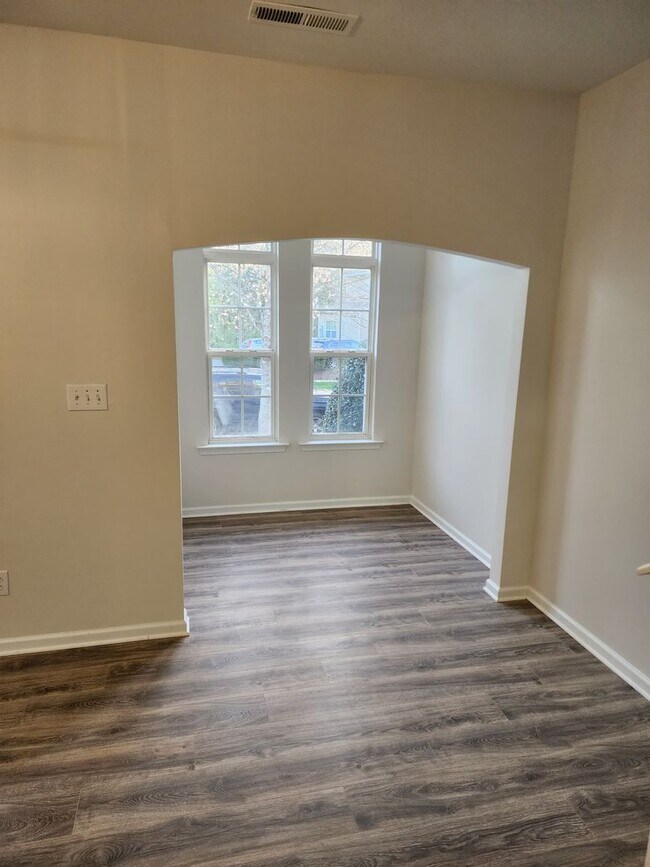 Building Photo - Four bedroom townhome in Caldwell Station