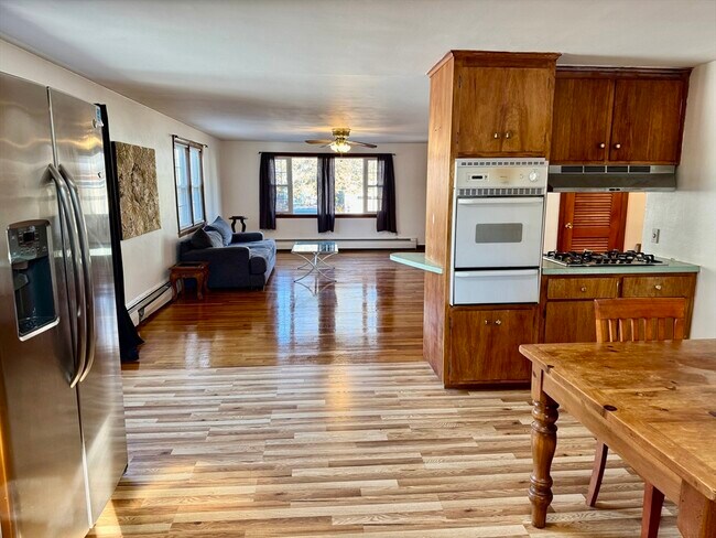 Building Photo - 156 Nichols Ave