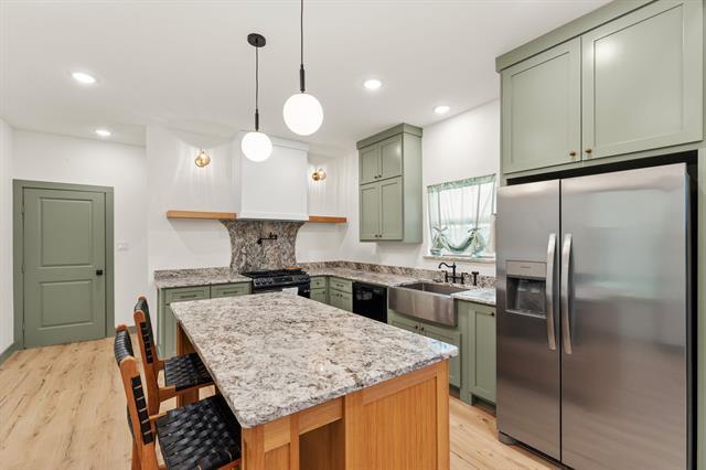 Building Photo - 3028 College Ave