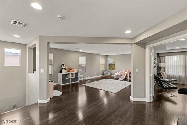 Building Photo - 338 Azar Swan Ave