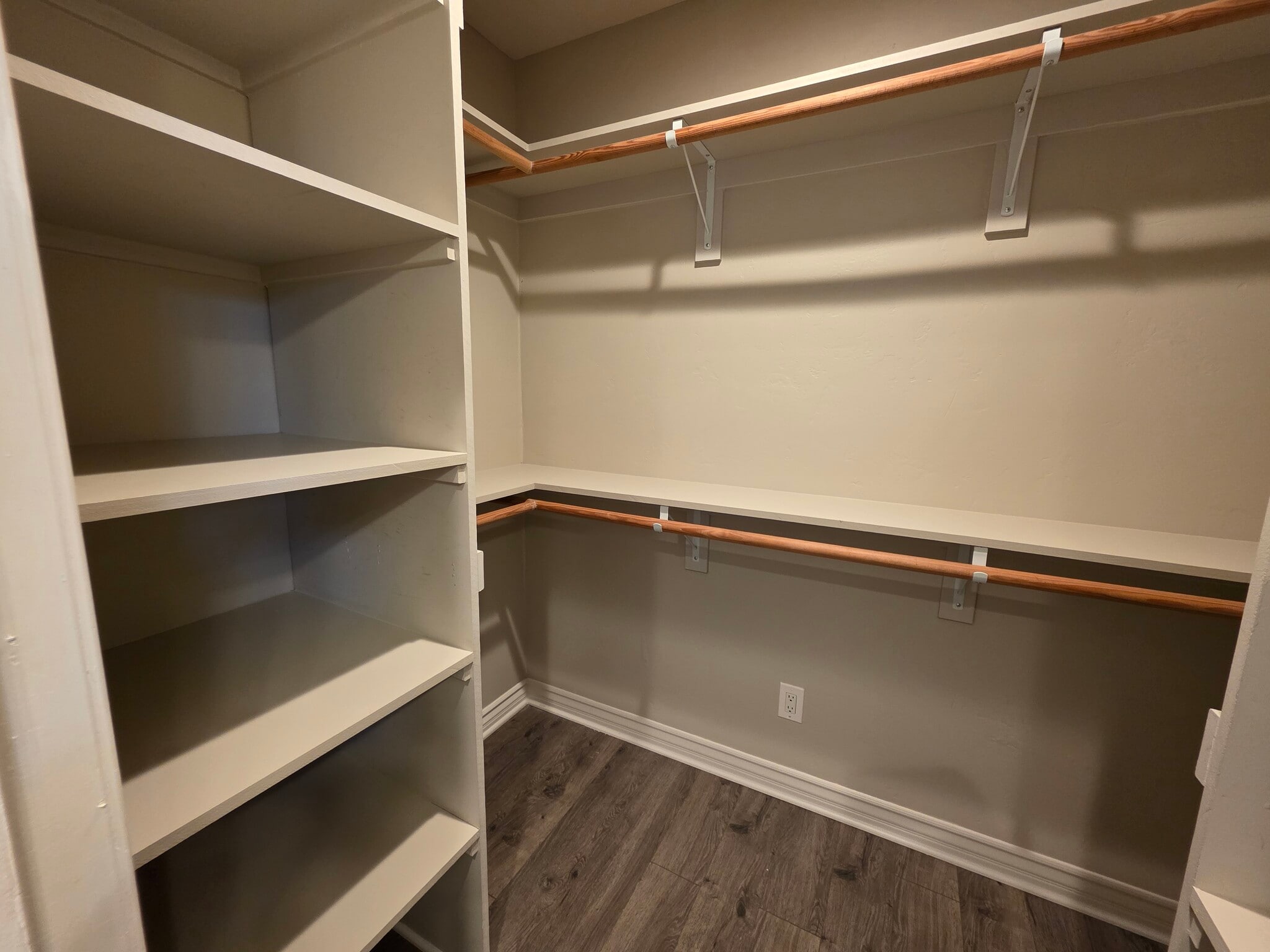 Building Photo - 2404 Morningside St