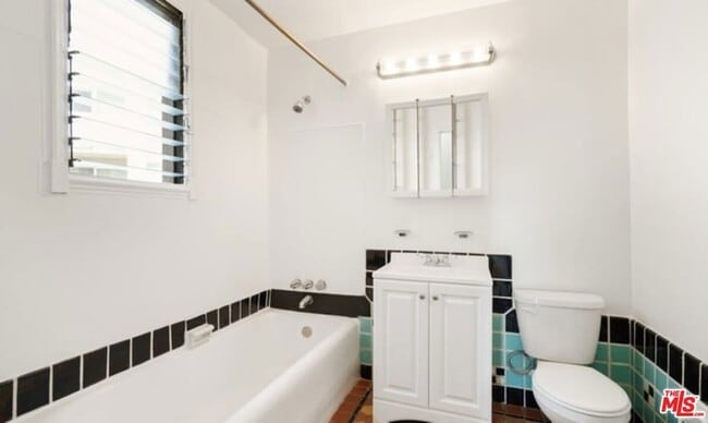 Building Photo - 634 S Gramercy Pl