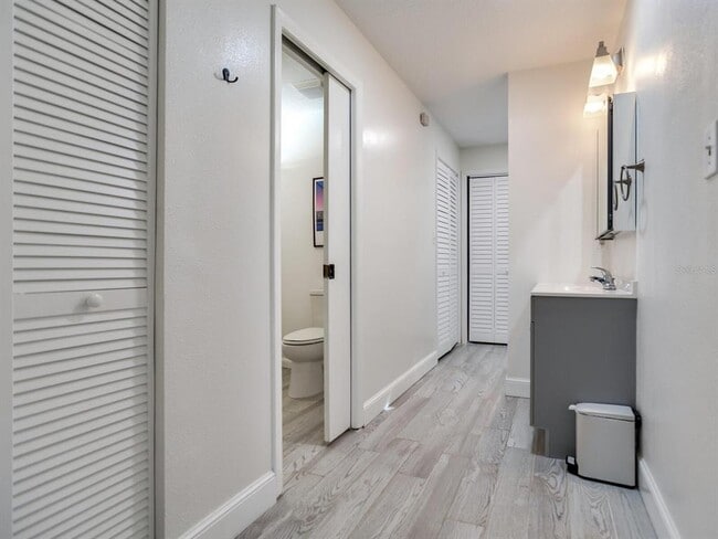 Building Photo - 3219 W San Juan St