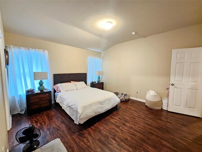 Building Photo - 1608 Monte Vista Dr
