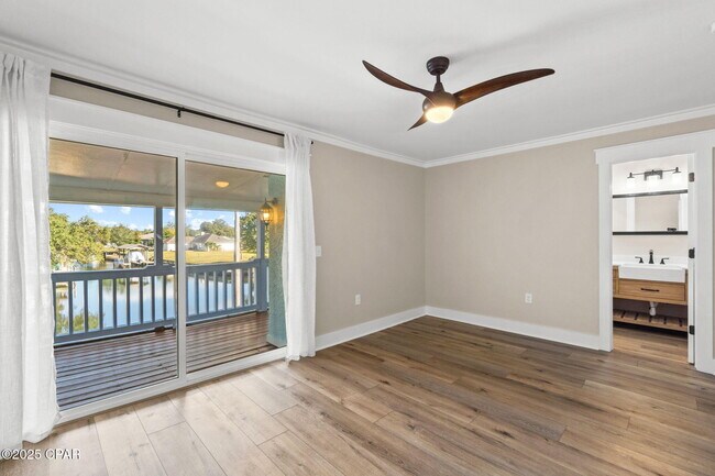 Building Photo - 1335 Capri Dr